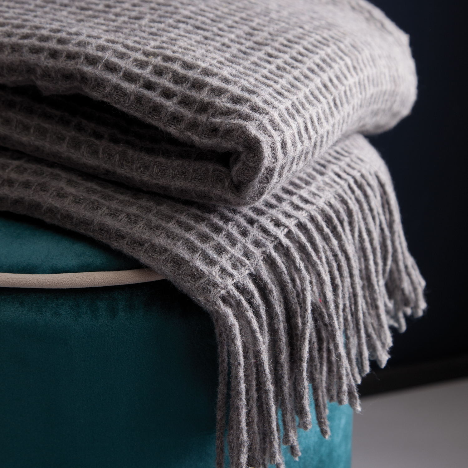 Damai Condo Plaid – Grey